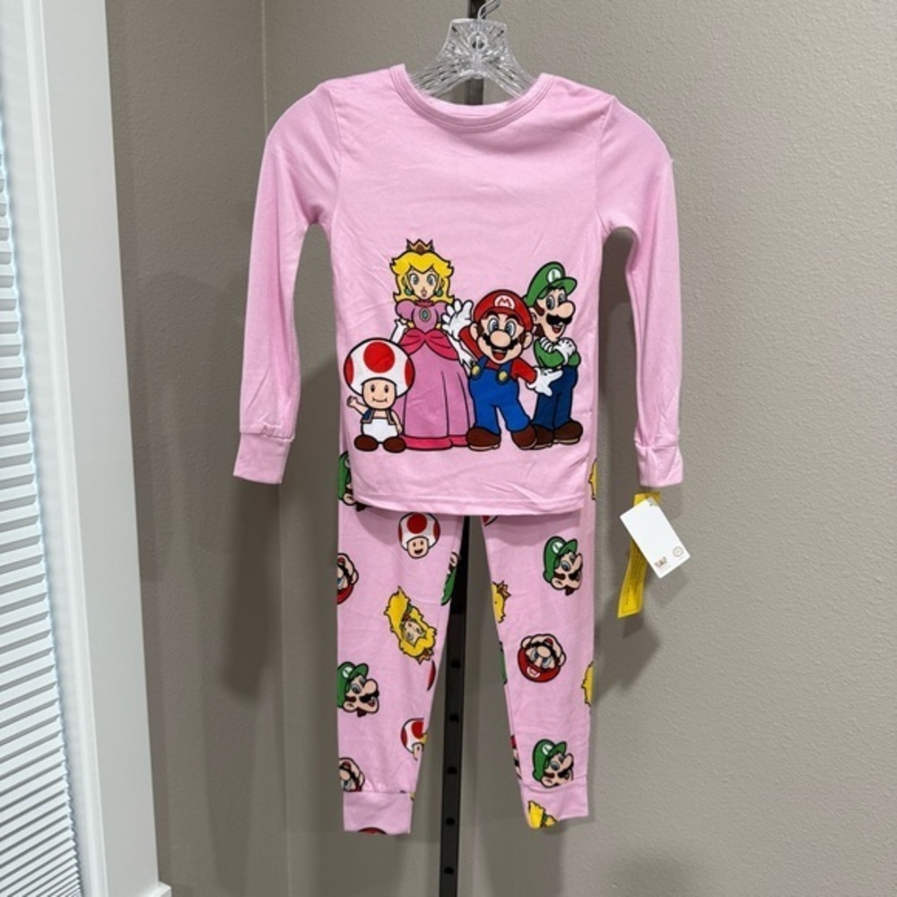 NWT Super Mario girls two piece pajama set
